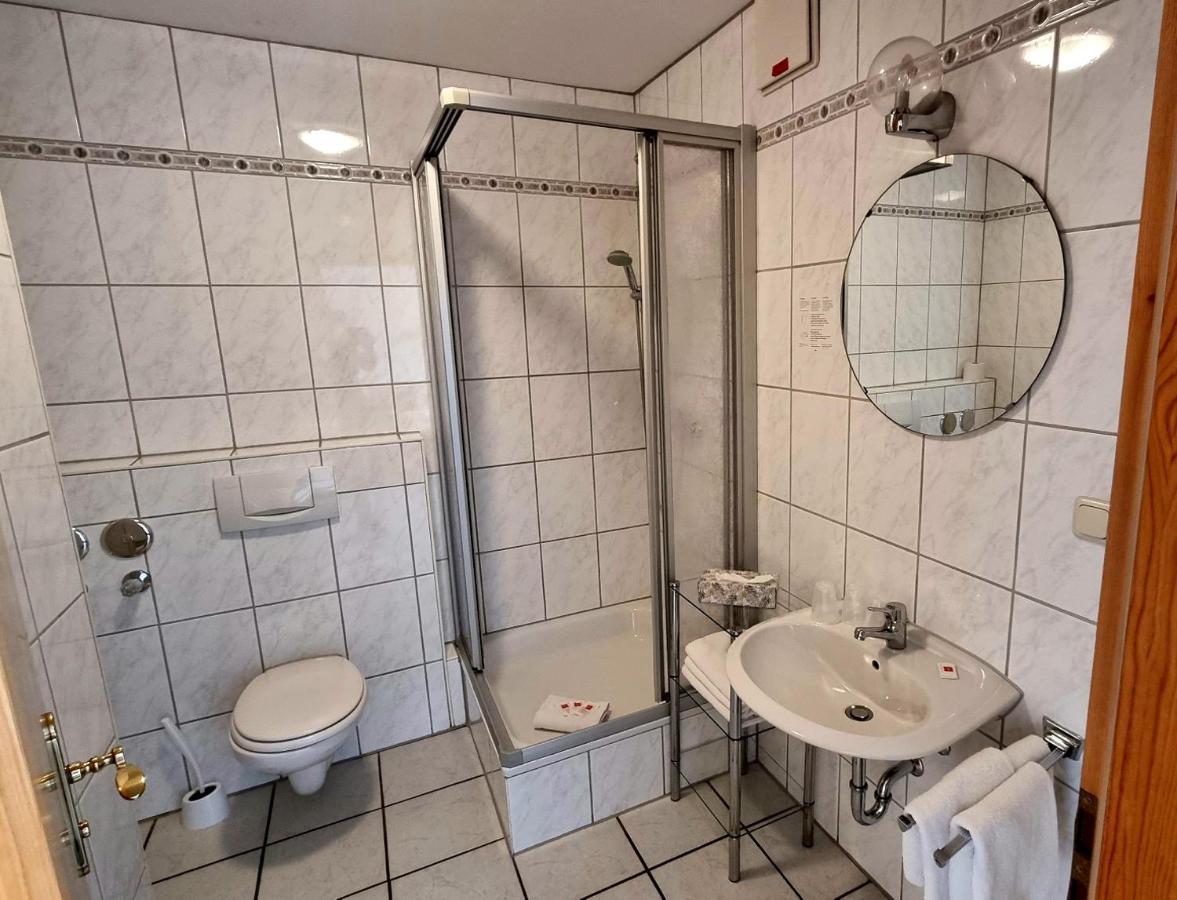 Hotel Gasthof Weisser Loewe Burgthann Kültér fotó