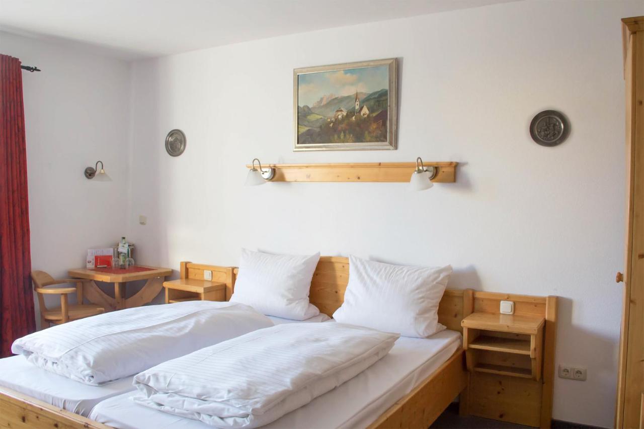 Hotel Gasthof Weisser Loewe Burgthann Kültér fotó