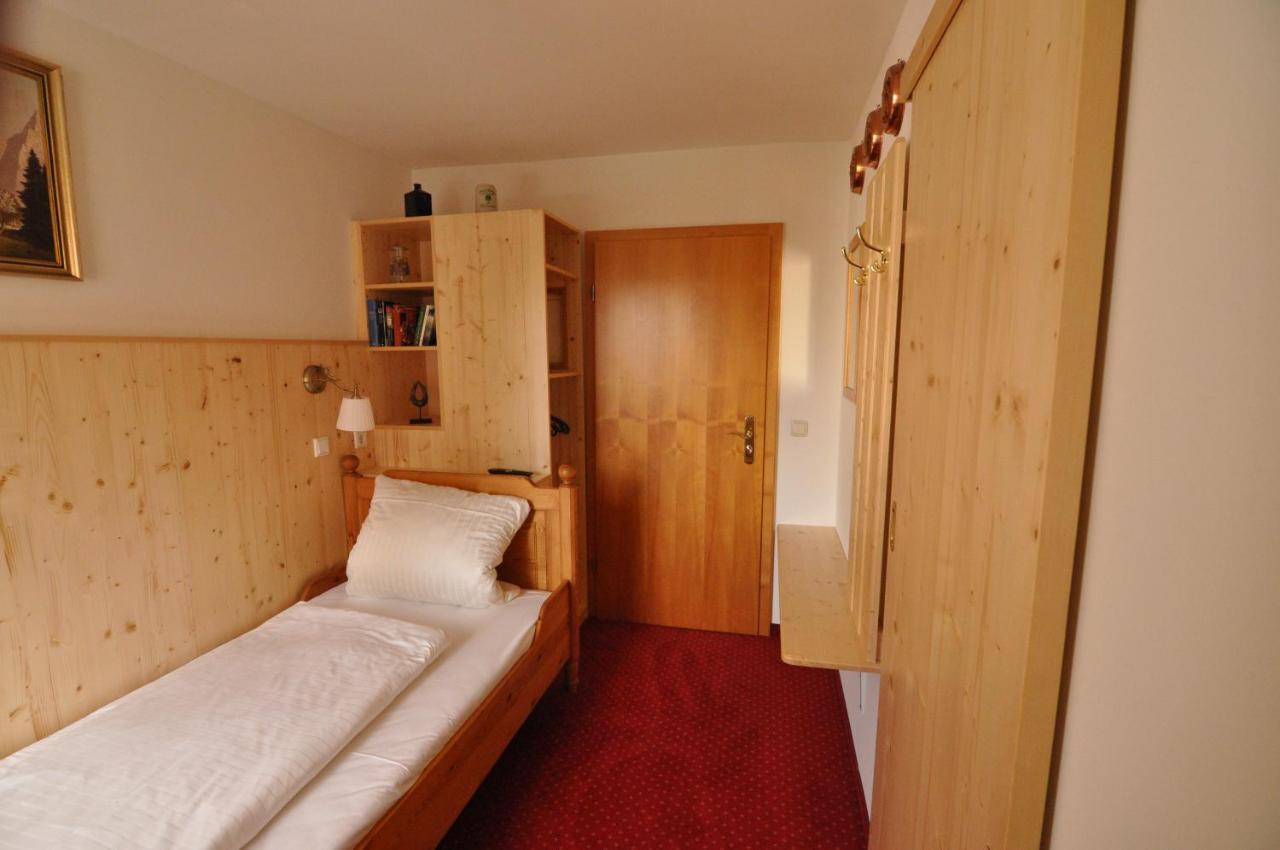 Hotel Gasthof Weisser Loewe Burgthann Kültér fotó
